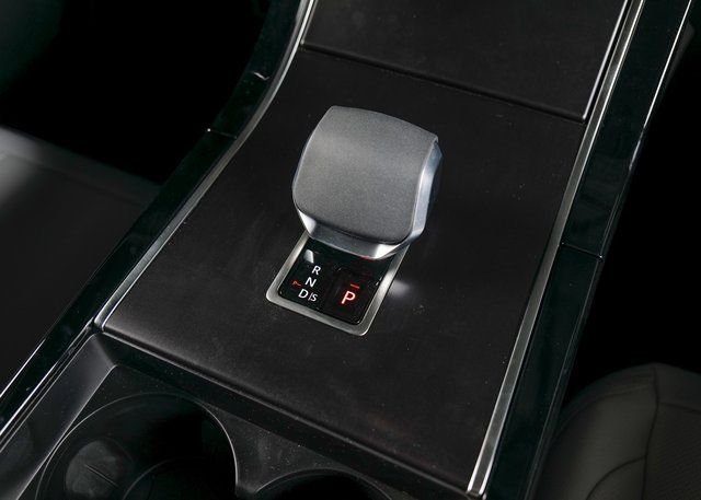 New 2026 Santorini Black Land Rover Dynamic SE image 13