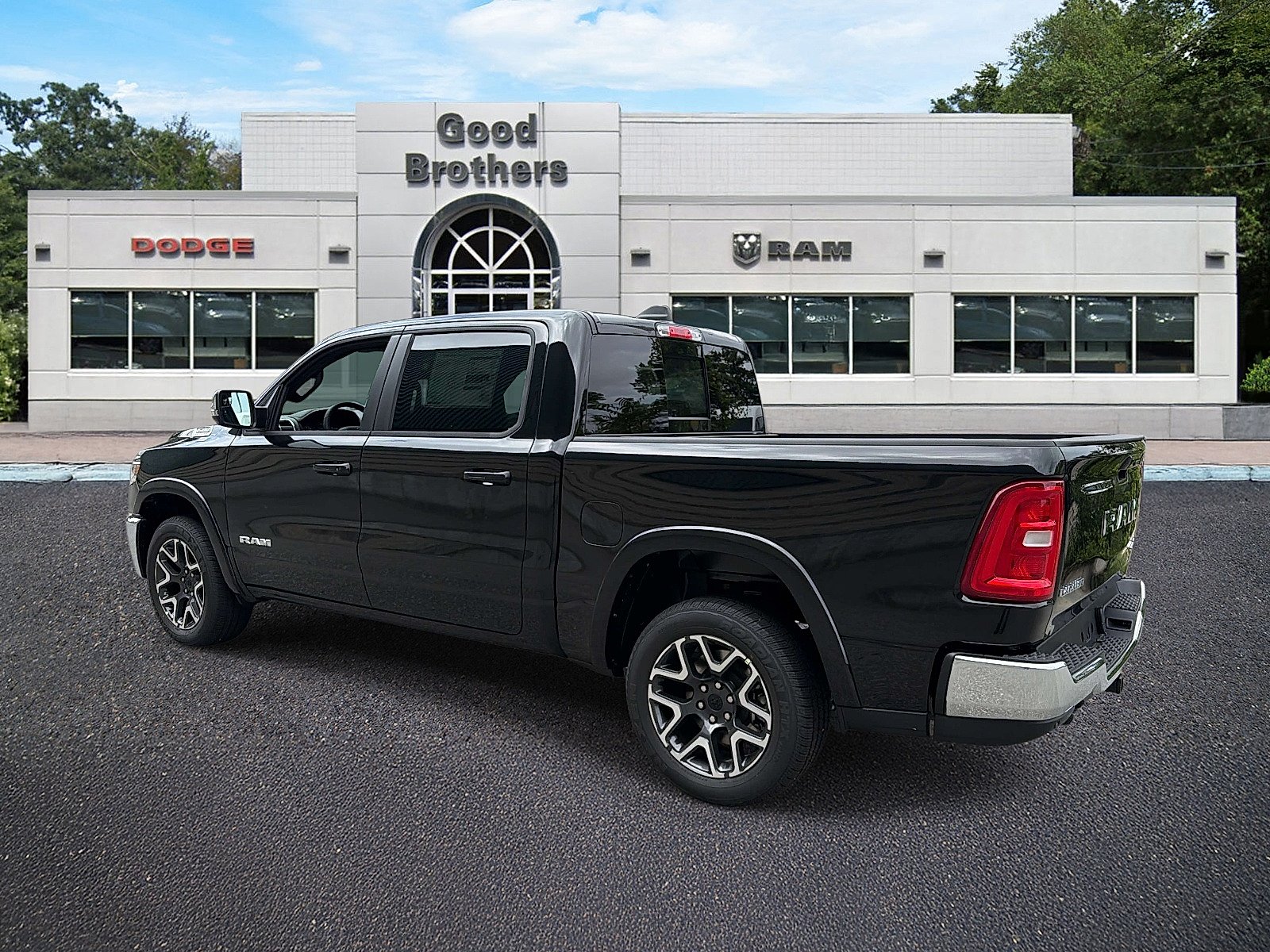 New 2027 Diamond Black Crystal Pearl-Coat Exterior Paint RAM Laramie Crew Cab 4x4 5