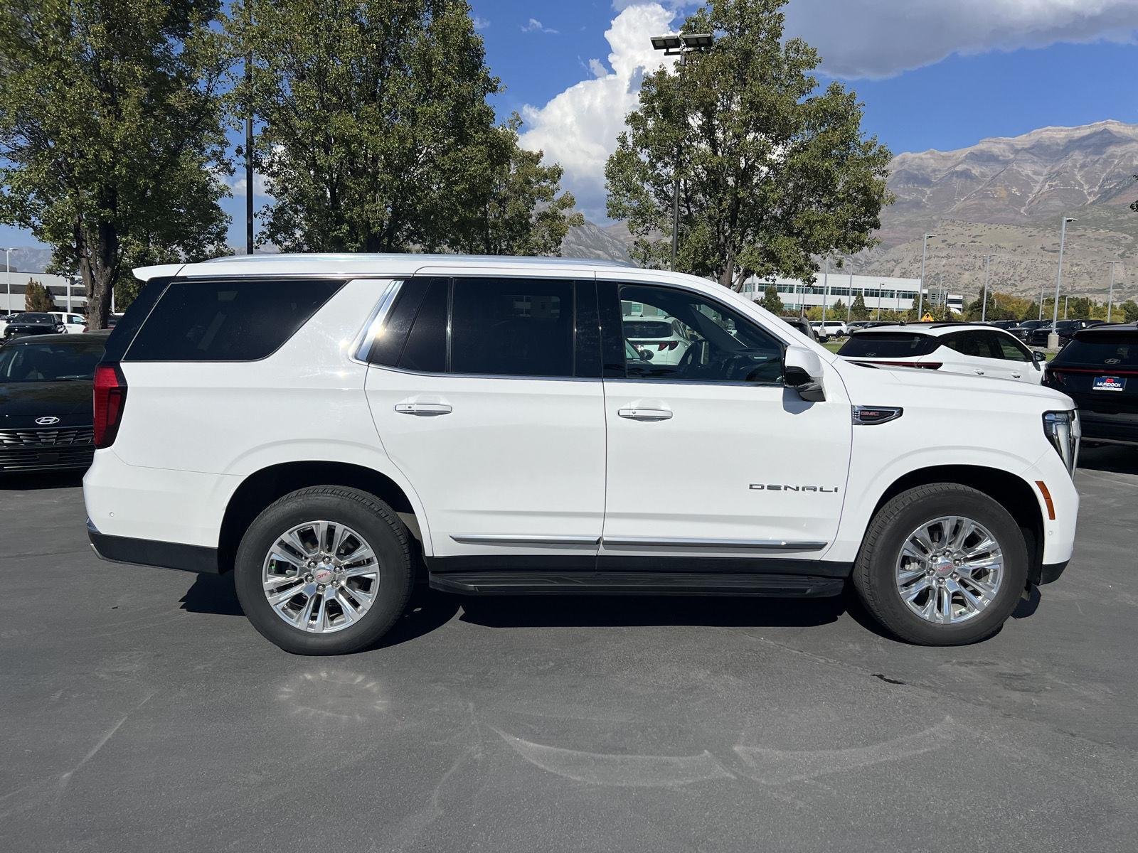 2025 GMC Yukon Denali - Photo 16