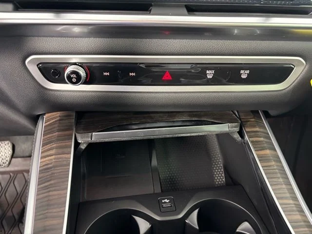 New 2026 Alpine White BMW xDrive40i image 26