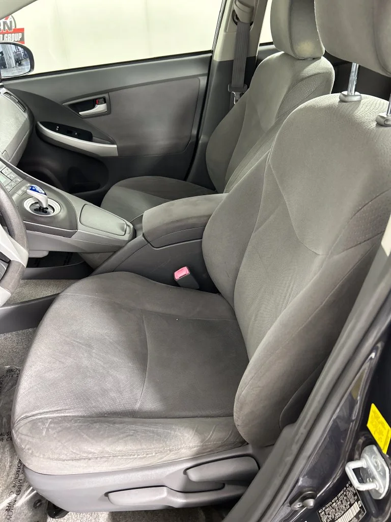 Used 2010 Blue Toyota  image 12