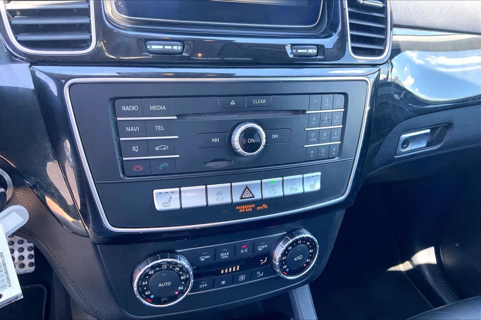 Used 2016 Polar White Mercedes-Benz GLE 400 image 34