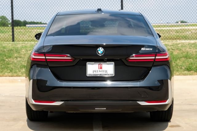 Used 2025 Black BMW 530i image 10