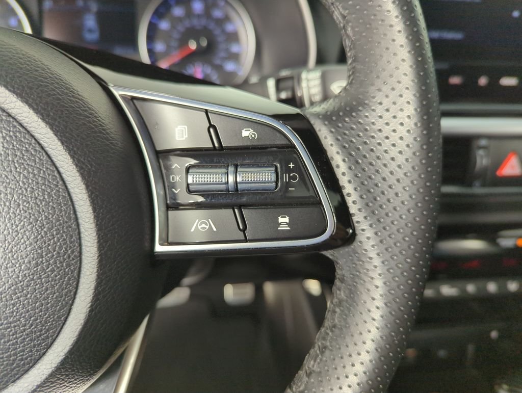 Used 2023 White Kia GT-Line image 23