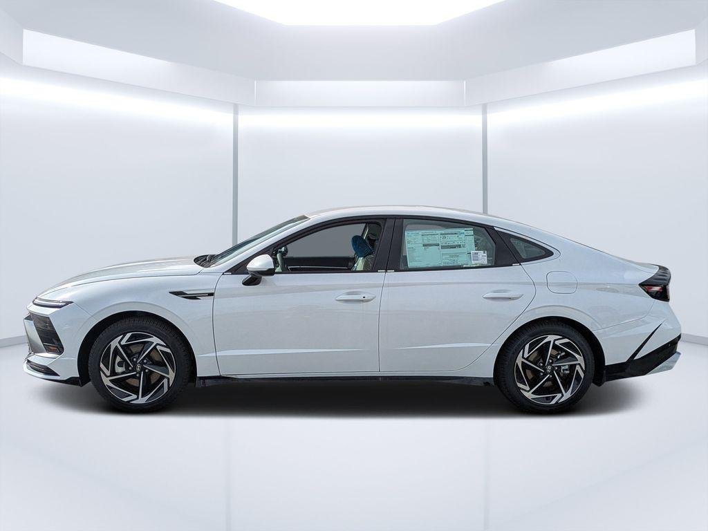 New 2026 White Hyundai SEL Sport image 6