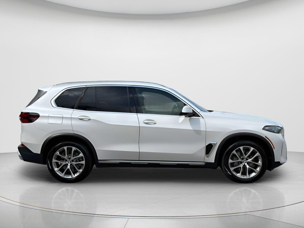 New 2026 Mineral White Metallic BMW xDrive50e image 4