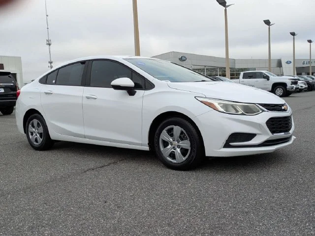 Used 2018 Summit White Chevrolet LS image 2