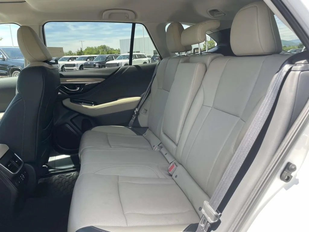 Certified Used 2025 Crystal White Pearl Subaru Limited image 5