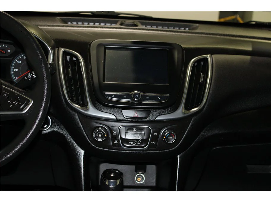 Used 2018 Summit White Chevrolet LT image 16