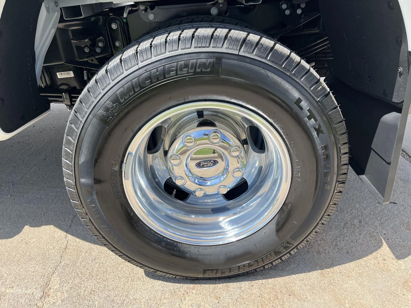 New 2026 Star White Metallic Tri-Coat Ford F-350® Platinum® image 7
