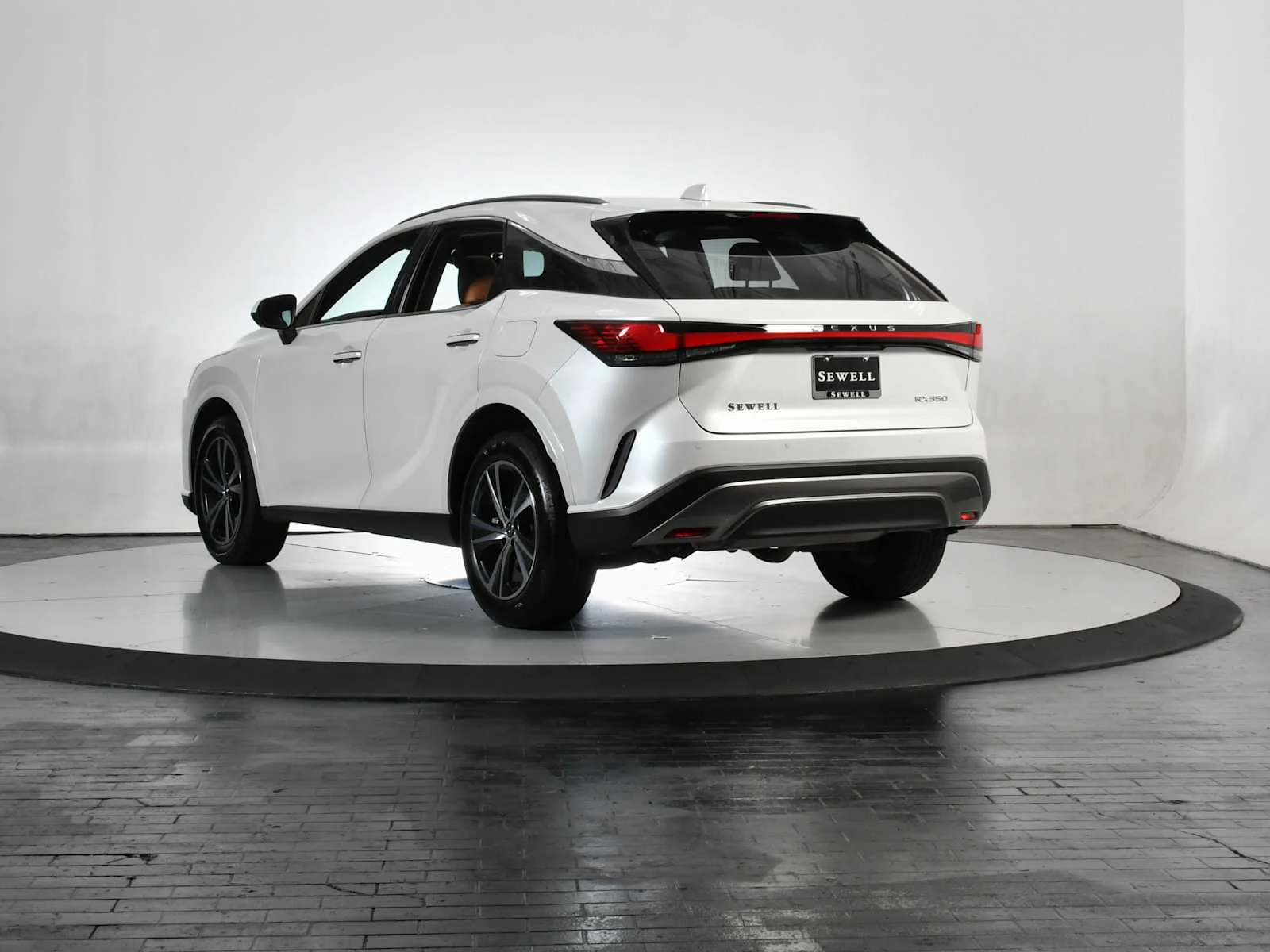 Used 2025 Eminent White Pearl Lexus Premium image 4