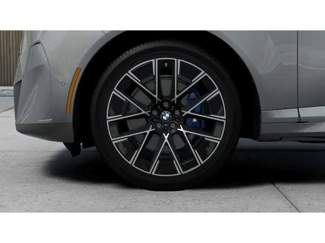 New 2027 Space Silver Metallic BMW 40 xDrive image 7