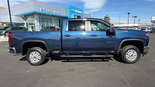 Certified Used 2022 NORTHSKY BLUE METALLIC Chevrolet LT image 2