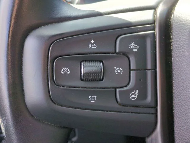Used 2025 White GMC AT4 image 17
