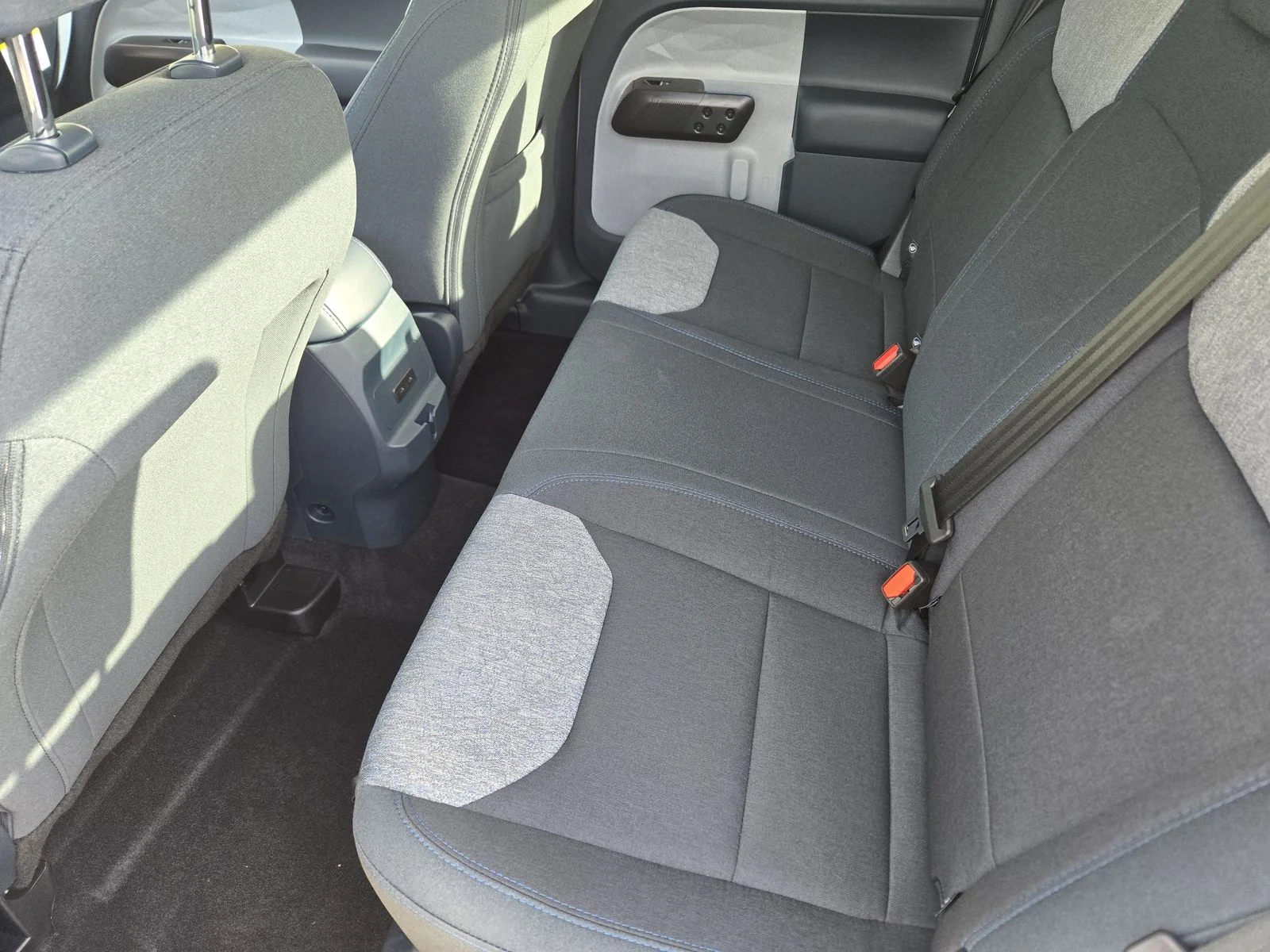 New 2026 Oxford White Ford XLT image 18