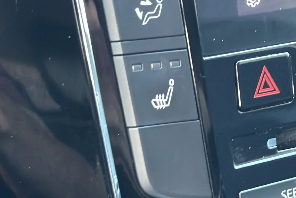 Used 2020 Beige INFINITI LUXE image 33