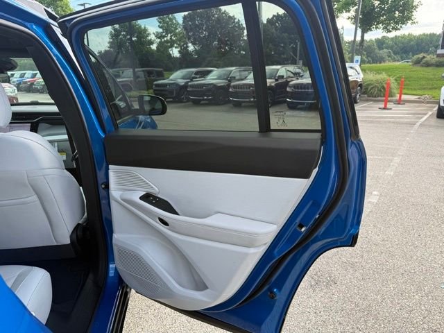 New 2026 Hydro Blue Pearl-Coat Exterior Paint Jeep Laredo image 25