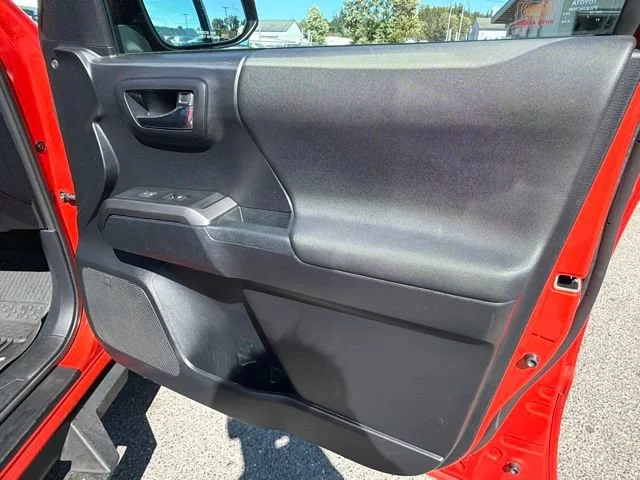 Used 2018 Inferno Red Toyota SR5 image 8