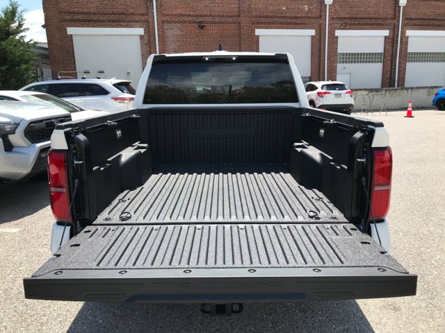 2026 Toyota Tacoma SR5 - Photo 21
