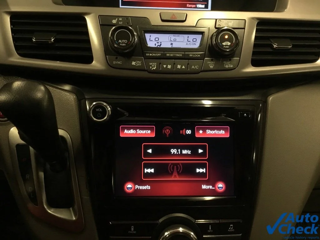 Used 2015 Silver Honda EX-L image 50