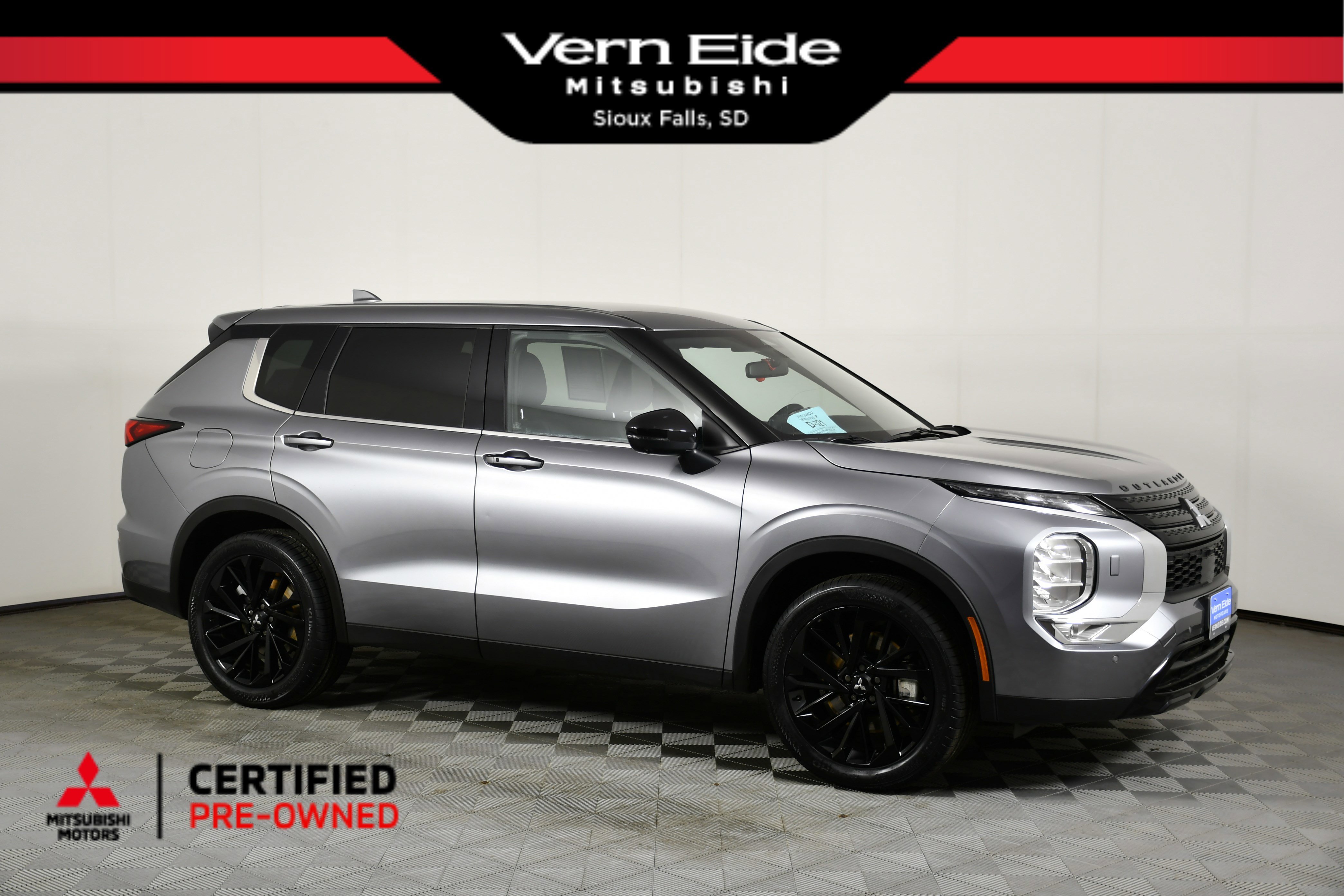 2024 Mitsubishi Outlander SE Black Edition S-AWC's photo