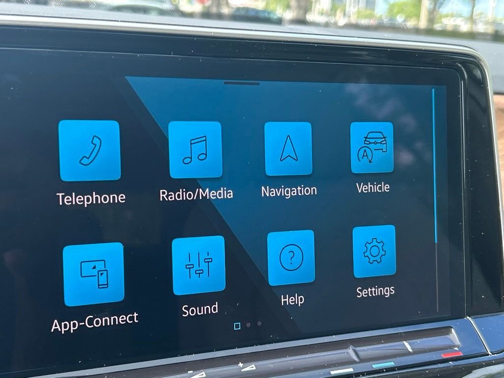 New 2026 White/off-white Volkswagen 2.0T SE w/Technology image 15