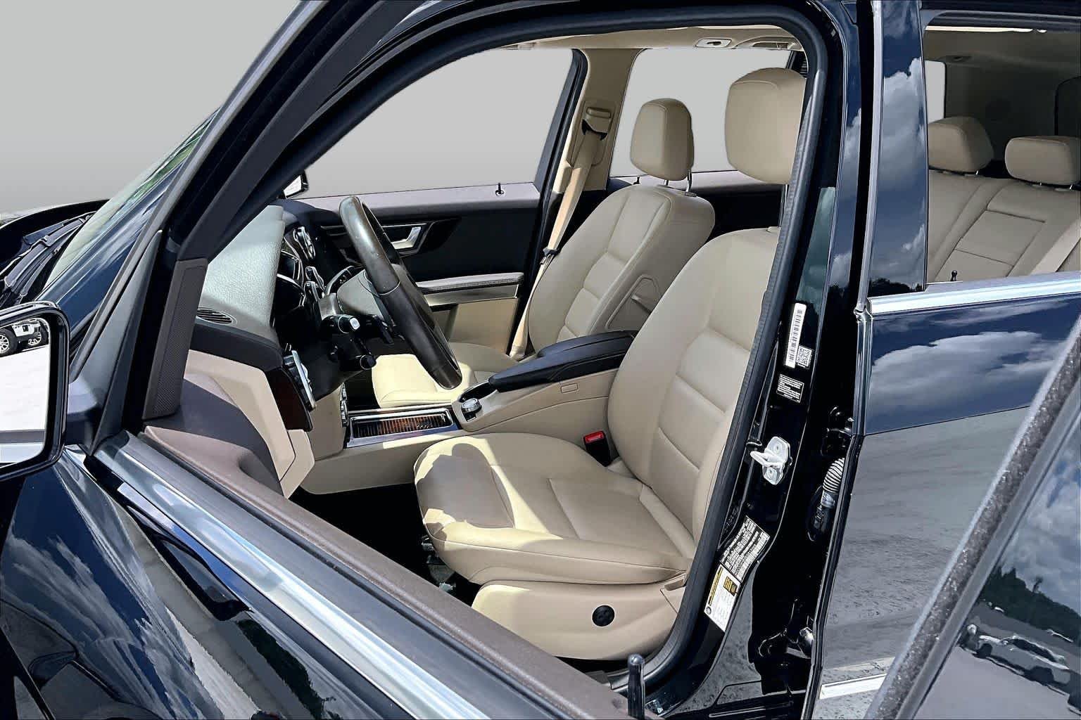 Used 2014 Obsidian Black Metallic Mercedes-Benz GLK 350 image 8