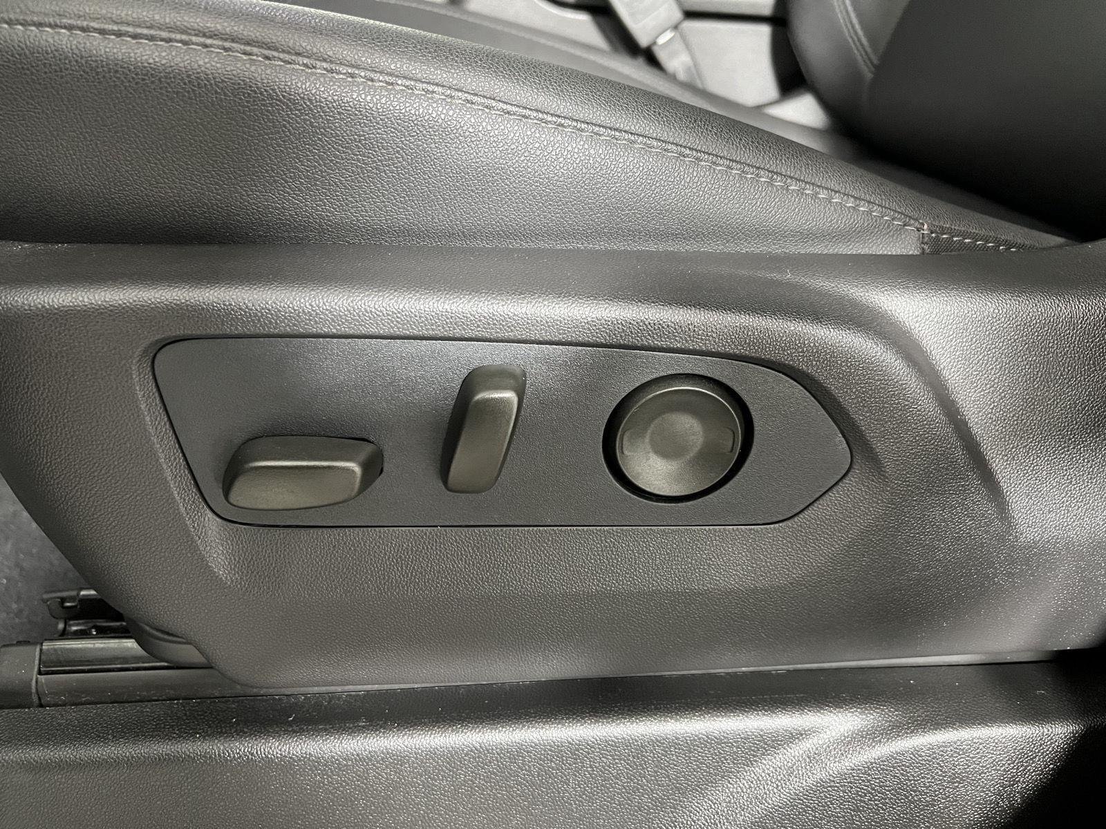 Used 2026 Black Chevrolet Z71 image 25