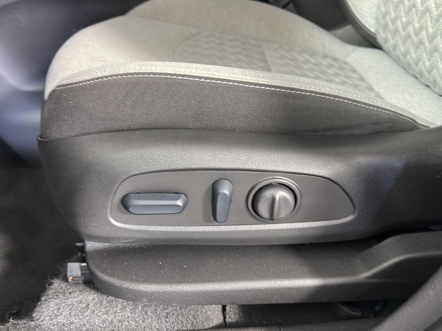 Used 2024 Mosaic Black Metallic Chevrolet  image 5