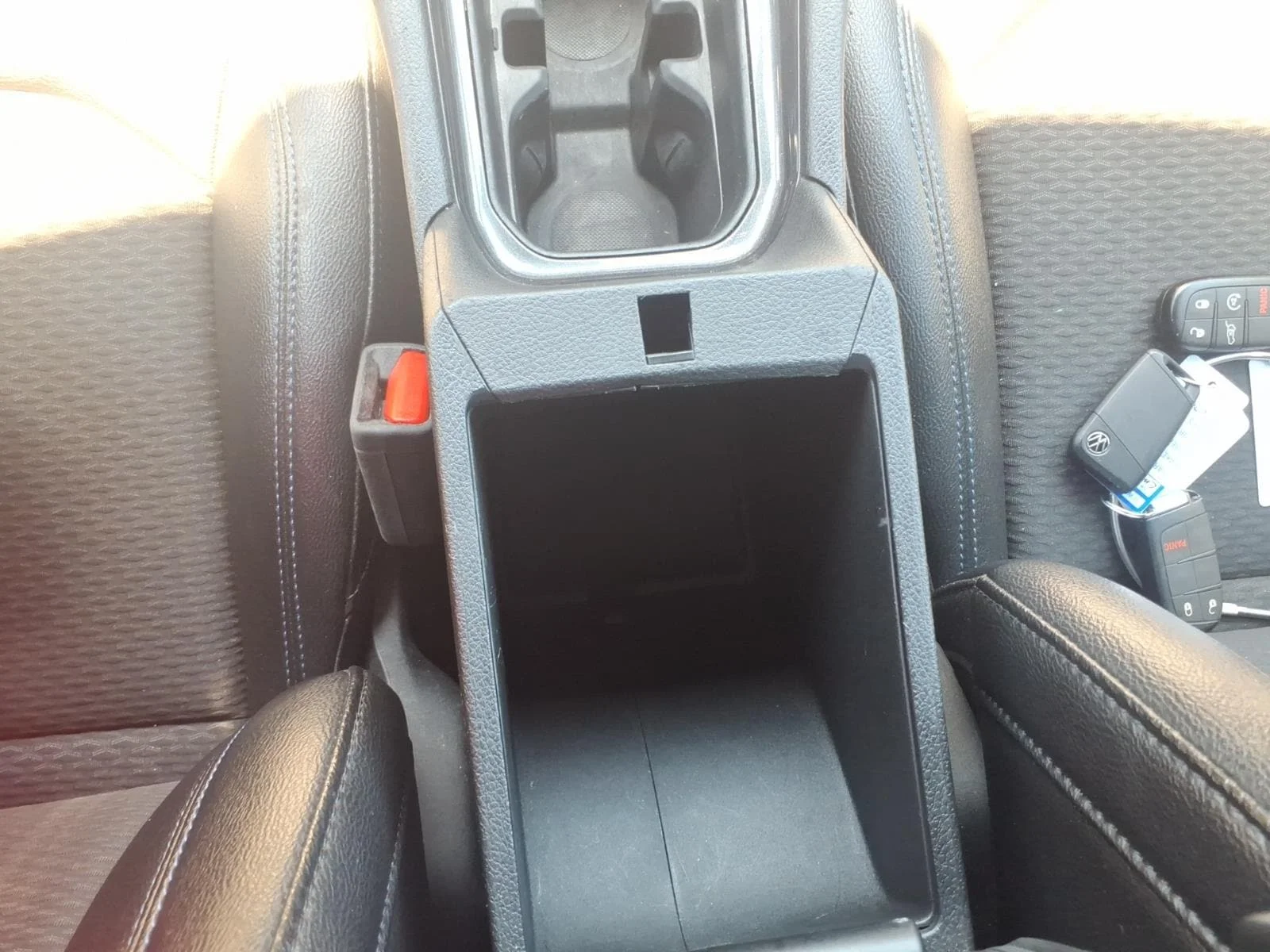 Used 2024 Bright White Clearcoat Jeep Latitude image 22