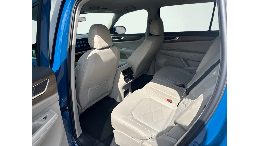Used 2026 Blue Volkswagen SE image 17