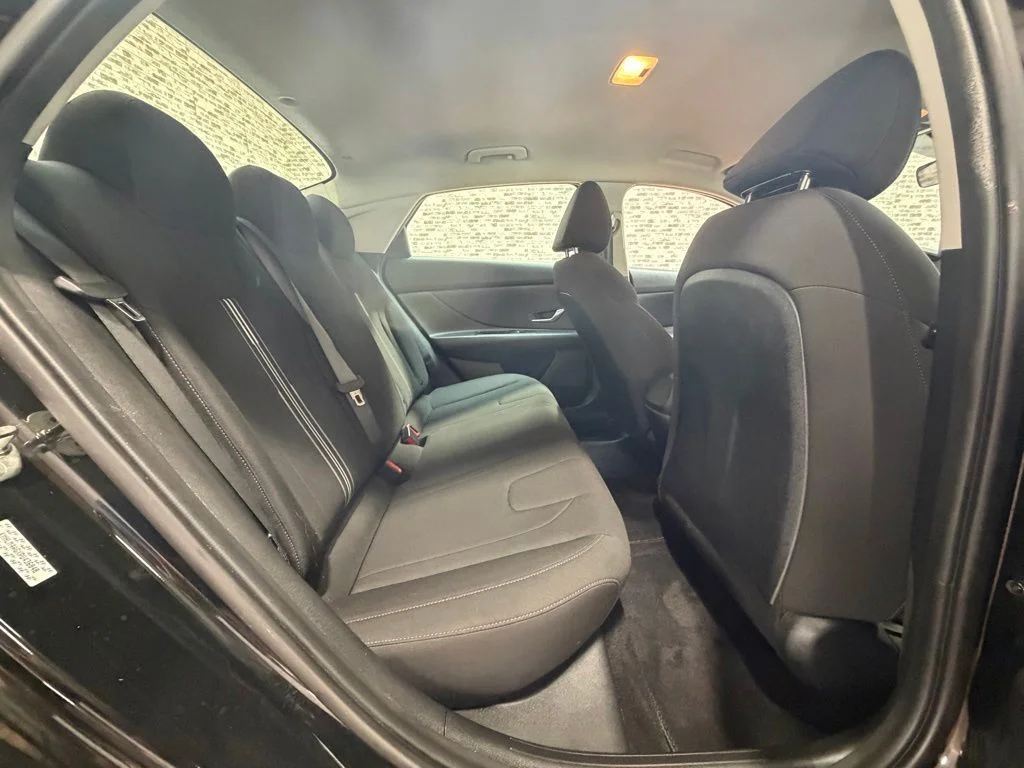Used 2023 Phantom Black Hyundai SEL image 10