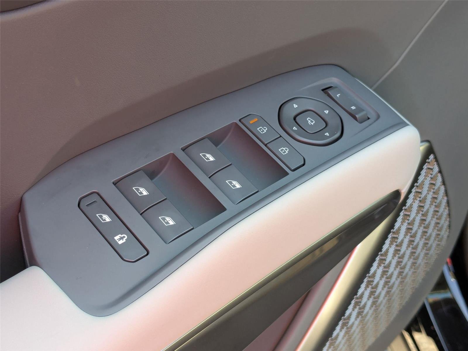 2026 Kia EV9 Wind - Photo 13