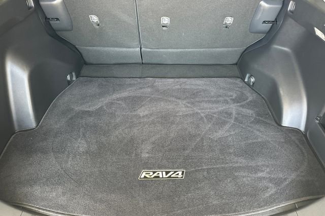 Certified Used 2019 White Toyota XLE Premium image 19