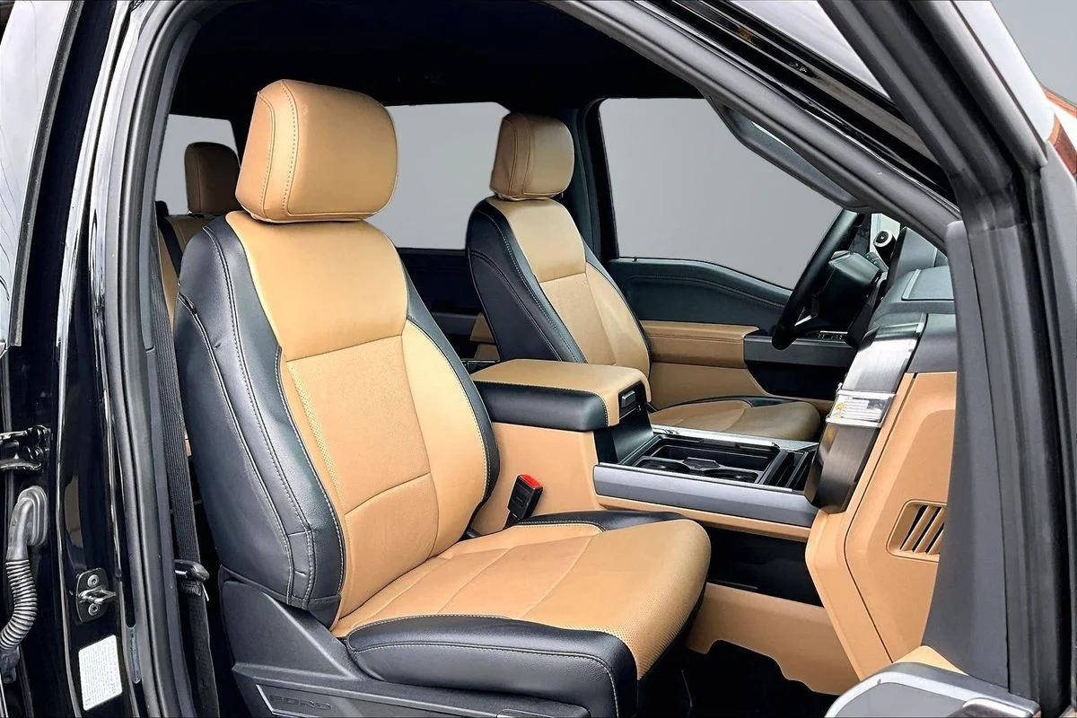 Used 2024  Ford LARIAT image 30