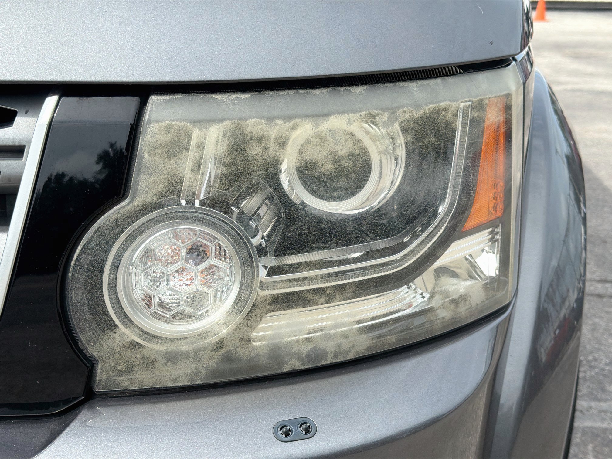 Used 2016 Gray Land Rover HSE image 9