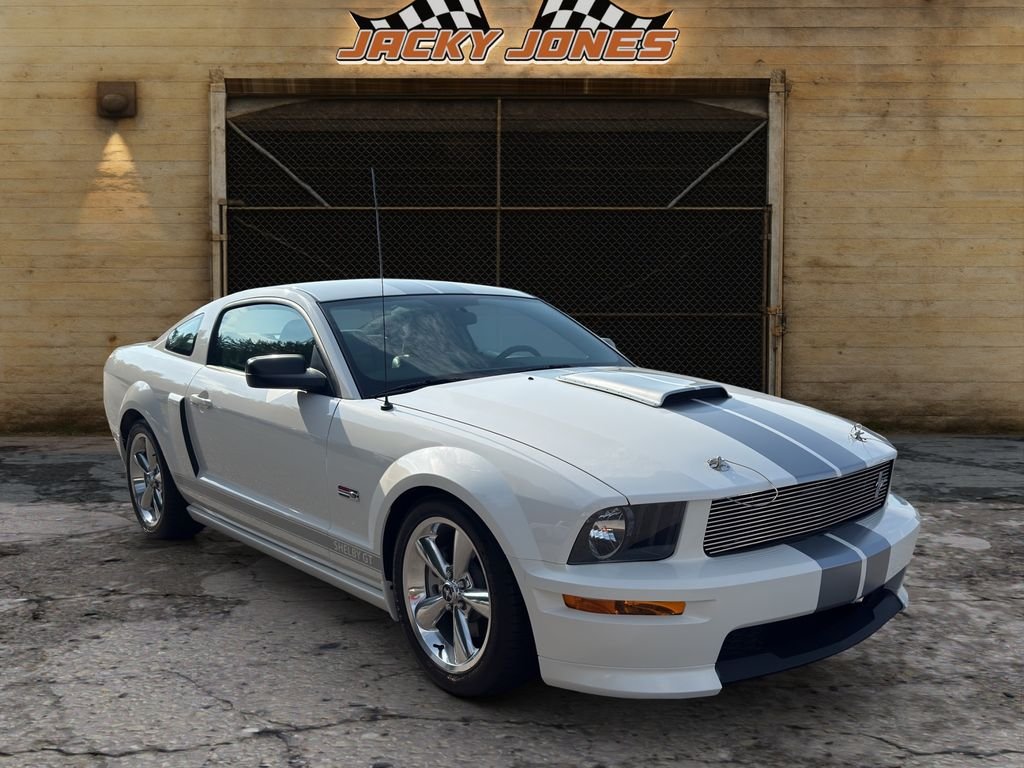 Used 2007 White Ford GT image 12