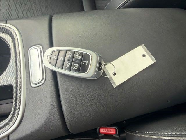 Used 2021 Quartz White Hyundai Limited image 36