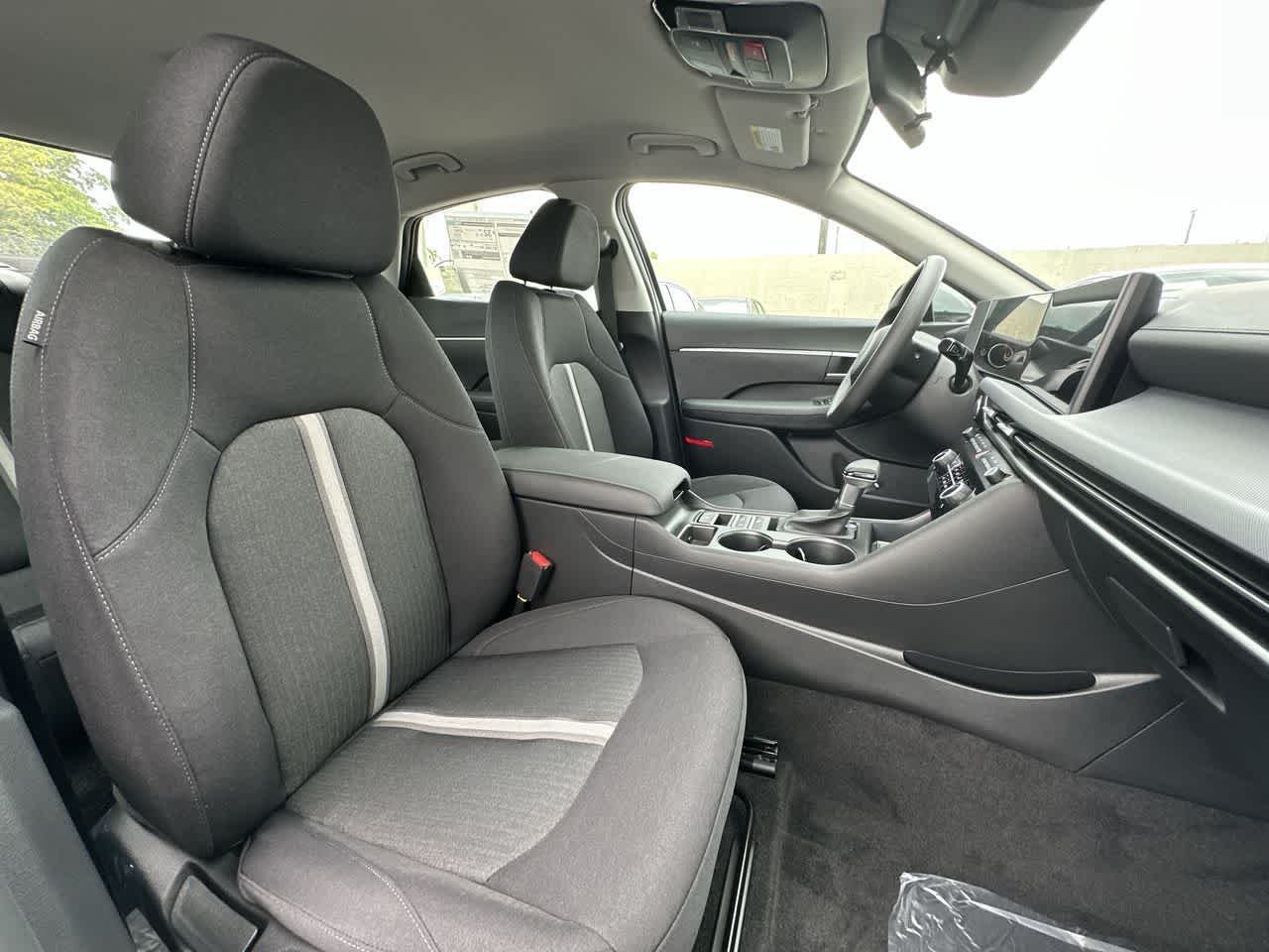New 2026 Aero Silver Hyundai SE image 27