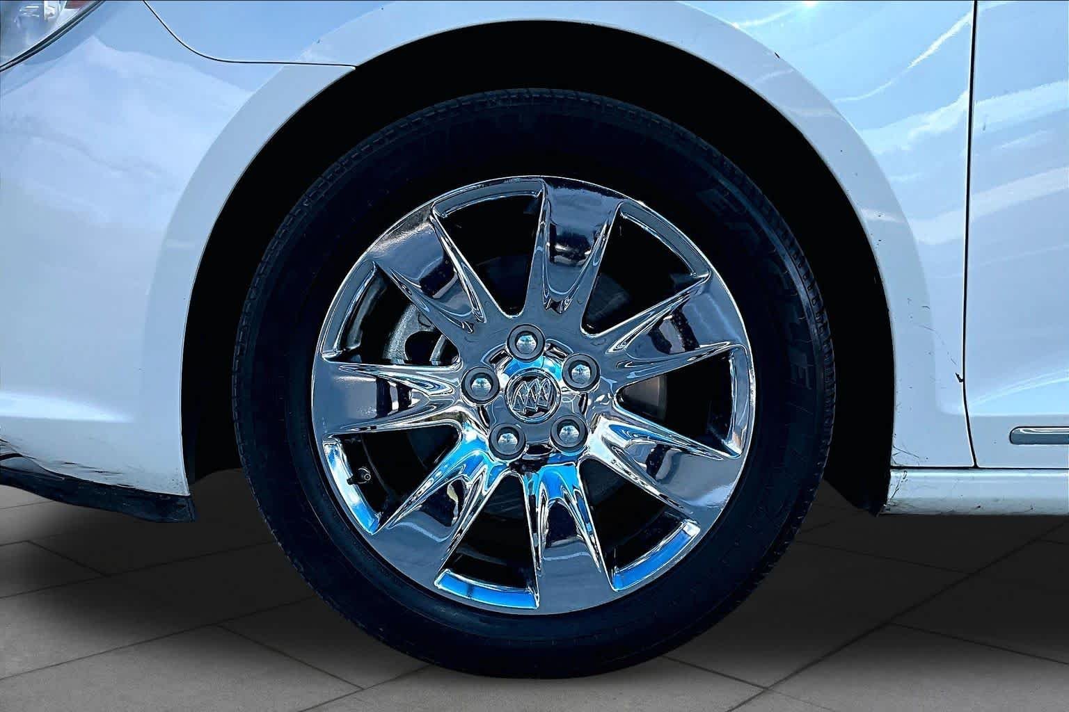 Used 2013 White Diamond Tricoat Buick Leather image 10
