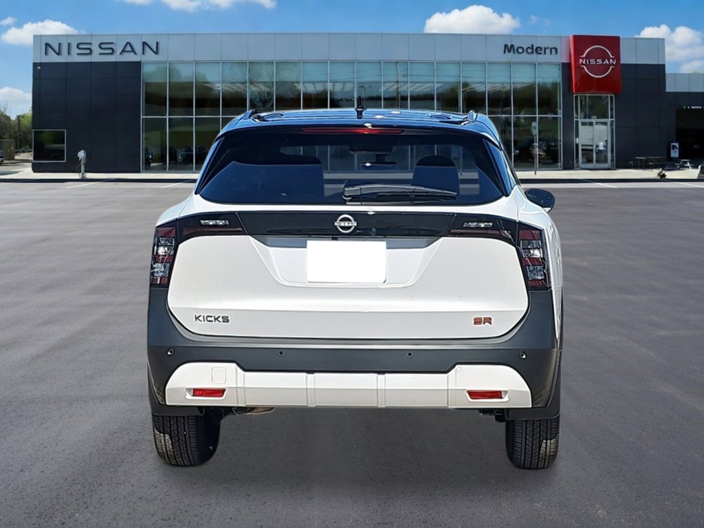 New 2026 Aspen White Tricoat/Super Black Nissan SR image 3