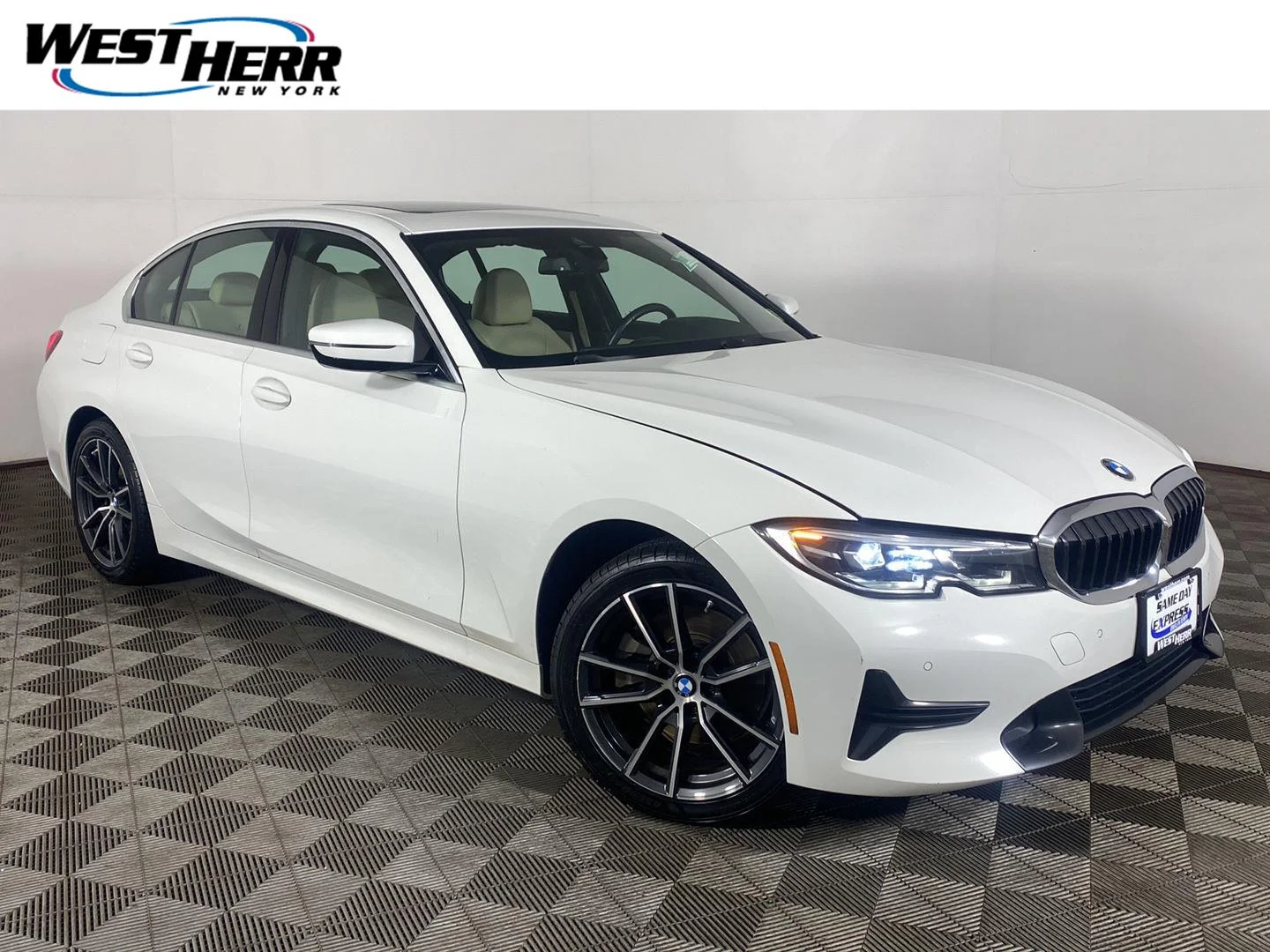Used 2020 Alpine White BMW 330i xDrive image 1