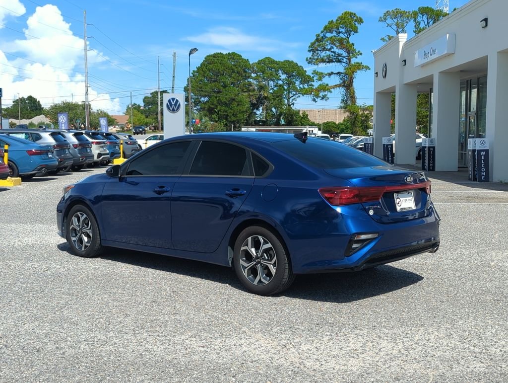 Used 2021 Blue Kia LXS image 5
