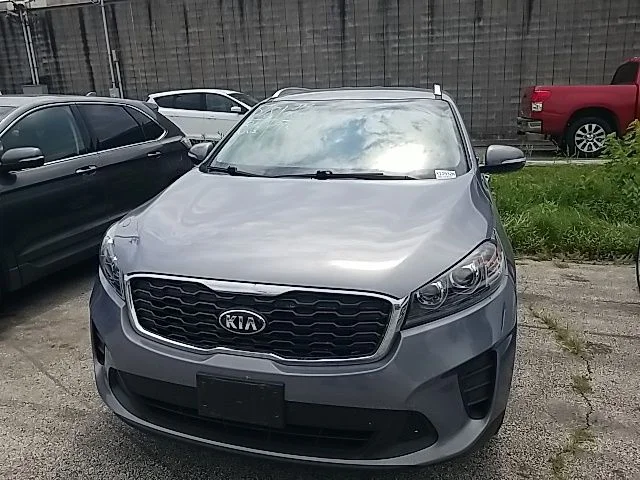 Used 2019 Silver Kia LX image 9