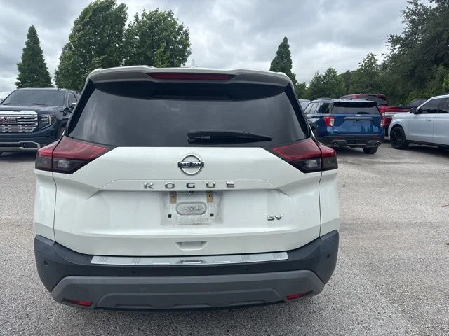 Used 2021 White Nissan SV image 6
