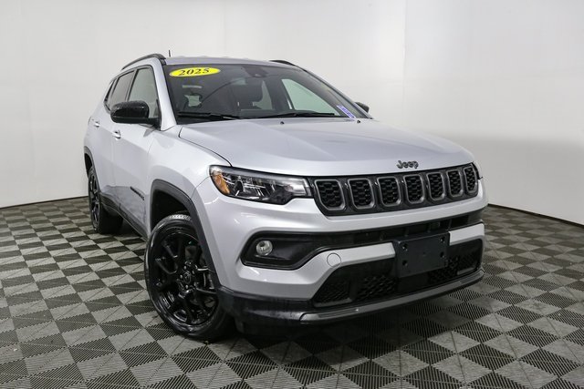 2025 Jeep Compass Latitude Altitude Special Edition photo 2