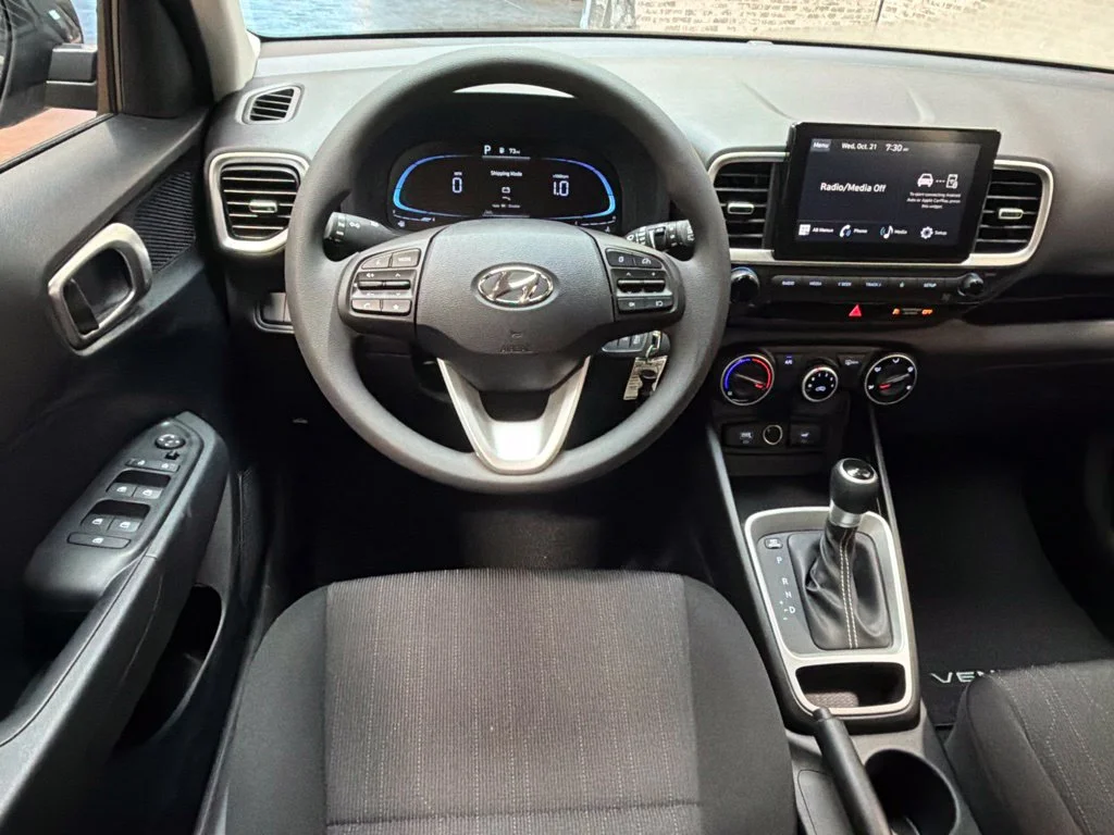 New 2026 Onyx Black Hyundai SE image 17