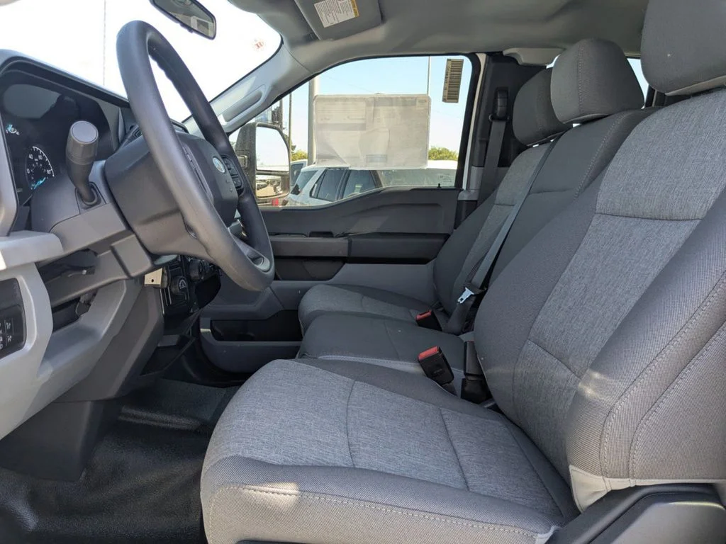 New 2026 Oxford White Ford XL image 19