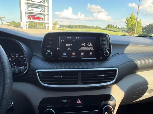Used 2020 Silver Hyundai SE image 4