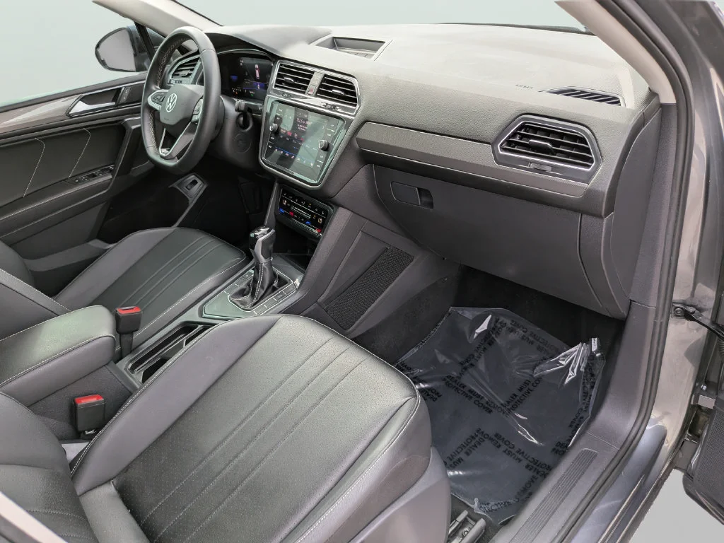 Used 2023 Gray Volkswagen 2.0T SE image 9